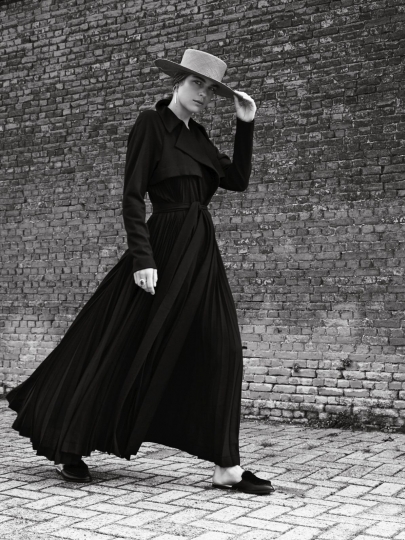 Kim Noorda for Dutch L’Officiel December 2017, Photographer Nicky Onderwater, Stylist Tricja Styling, Make-up Sandra Govers 