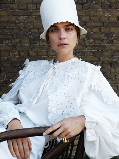 Kim Noorda for Dutch L’Officiel December 2017, Photographer Nicky Onderwater, Stylist Tricja Styling, Make-up Sandra Govers 