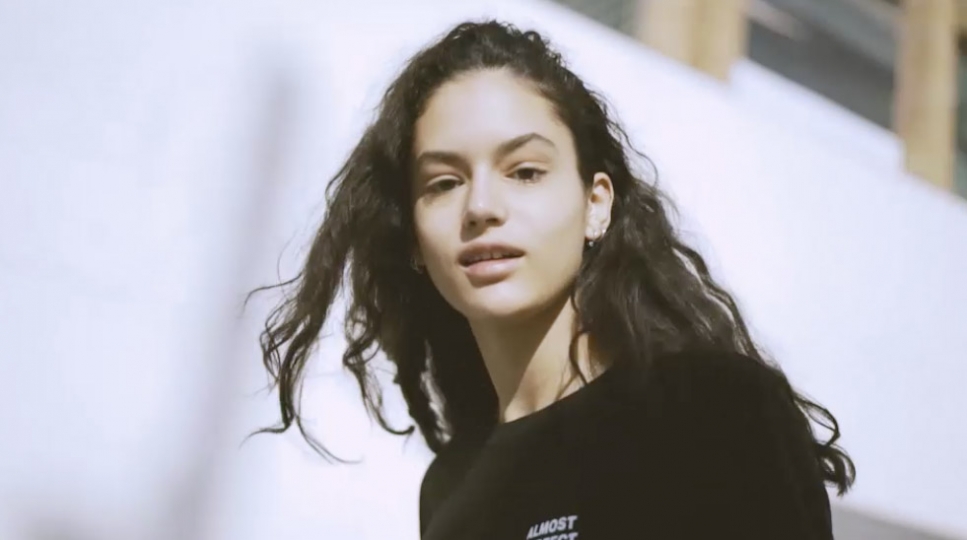 Nikki Vonsee happy and smiling during her first video test in Barcelona by Photographer Laura Guttierez 