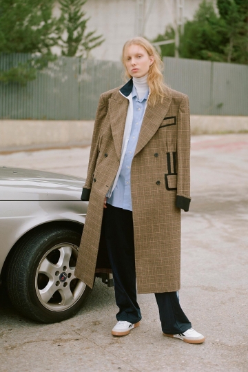 Demy de Vries is online at Vogue Spain, Photographer Javier Castan, Stylist Anna Murallis 