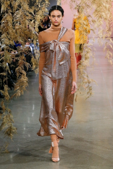 Nikki Vonsee shows NY Fall 2018 Ulla Johnson 