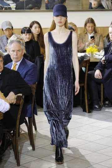 Demy de Vries shows NY Fall 2018 Gabriela Hearst