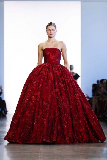 Sanne Vloet shows NY Fall 2018 Badgley Mischka 