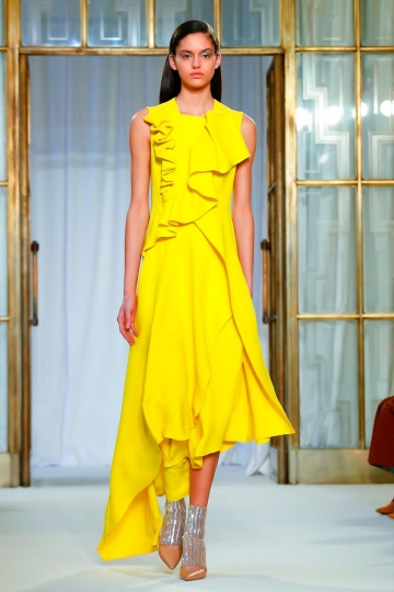 Nikki Vonsee shows London Fall 2018 Delpozo