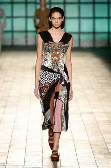 Nikki Vonsee shows London Fall 2018 Mary Katrantzou