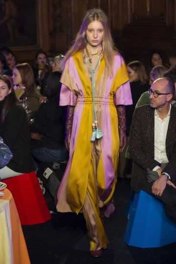 Demy de Vries shows London Fall 2018 Peter Pilotto