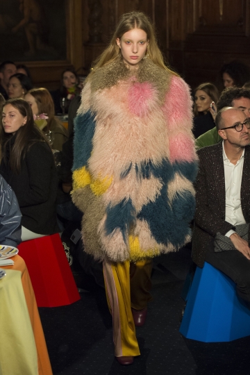 Demy de Vries shows London Fall 2018 Peter Pilotto