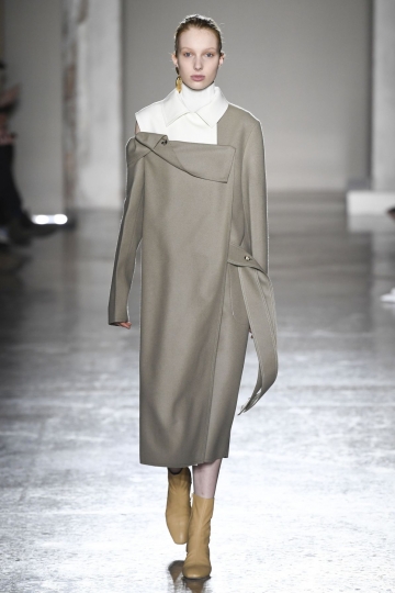 Demy de Vries shows Milan Fall 2018 Gabriele Colangelo