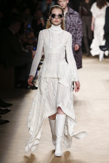 Demy de Vries shows Milan Fall 2018 Roberto Cavalli 