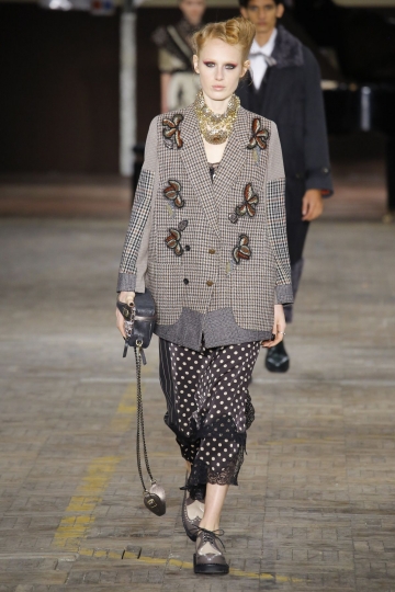 Melody Vroom shows Milan Fall 2018 Antonio Marras
