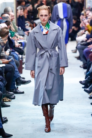 Melody Vroom shows Milan Fall 2018 Arthur Arbesser