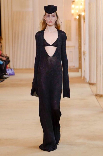 Demy de Vries shows Parijs Fall 2018 Nina Ricci 