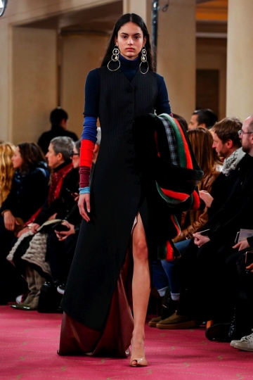 Nikki Vonsee shows Parijs Fall 2018 Y Project