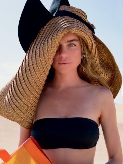 Kim Noorda for Italian Marie Claire June 2018, Photographer Mel Karch, Stylist Laura Seganti, Make-up Sergio Corvacho, Hair Valerio Sestito 