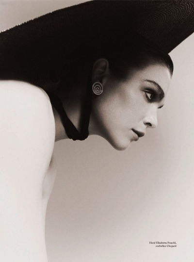 Kim Noorda very beautiful on the cover and with a story in Dutch Harper’s Bazaar July/August 2018, Photographer Tim Verhallen, Stylist Mahid Karrouch, Make-up Anita Jolles, Hair Daan Kneppers 