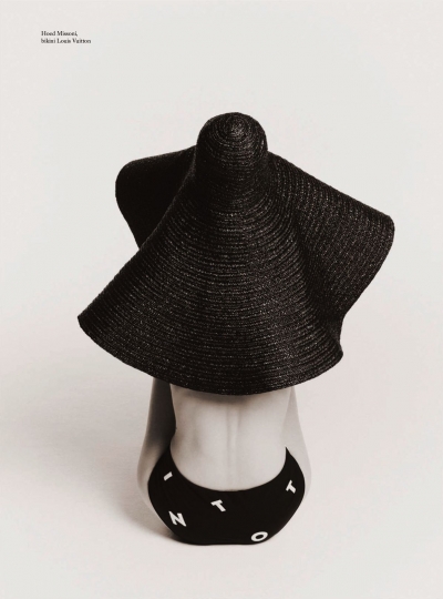 Kim Noorda very beautiful on the cover and with a story in Dutch Harper’s Bazaar July/August 2018, Photographer Tim Verhallen, Stylist Mahid Karrouch, Make-up Anita Jolles, Hair Daan Kneppers 