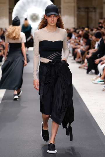 Merel Zoet for Y-3 Ready-To-Wear Show Spring 2019 