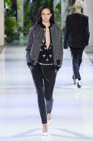 Nikki Vonsee for couture Shows Fall 2018 Azzaro