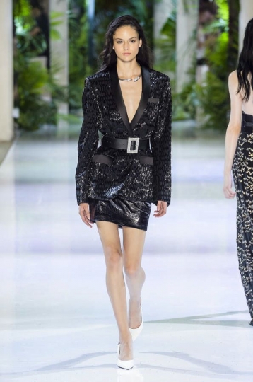 Nikki Vonsee for couture Shows Fall 2018 Azzaro