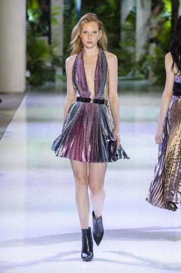 Demy de Vries for Couture Shows Fall 2018 Azzaro