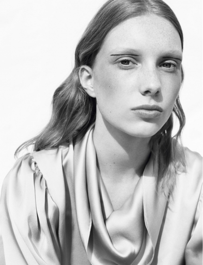 Demy de Vries for online story FLOATING for Italian Vogue, Photographer Sophie Tajan, Sylist Gemma Bedini, Make-up Masae Ito, Hair Akemi Kishida, Set design Nicolas Mur 