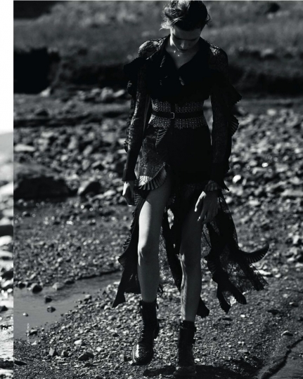 Bette Franke for Elle France august 2018, Photographer Blair Getz Mezobov, Eidtor Jeanne Le Bault, Make-up Lili Choï, Hair Christoph Hasenbein 