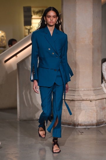 Nikki Vonsee shows London Spring 2019 Eudon Choi 