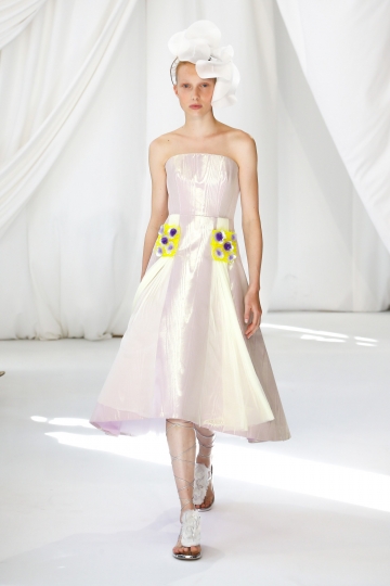 Demy de Vries shows London Spring 2019 Delpoza