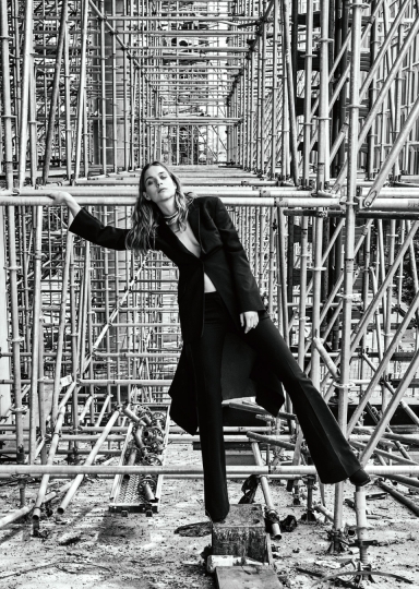 Kim Noorda going high for Icon Magazine October 2018 