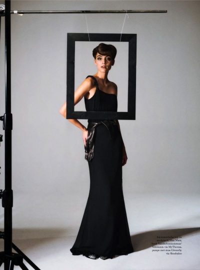 Romy Schönberger in an impressive story for Dutch Harpers Bazaar December 2018, photographed by Tim Verhallen, Styled by Astrid Schilders, Hair by Daan Kneppers and make-up by Anita Jolles 