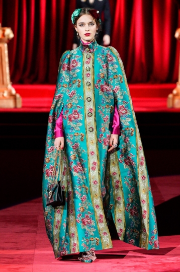 Merel Zoet for show Dolce & Gabbana Fall 2019 