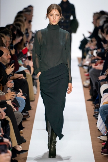 Merel Zoet for show Akris Fall 2019 