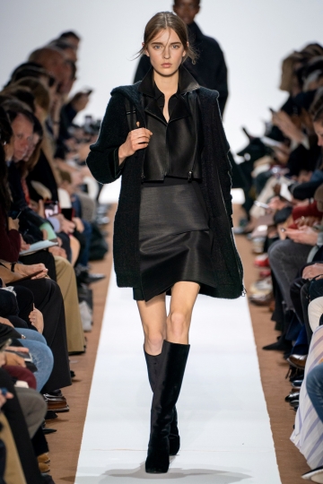 Merel Zoet for show Akris Fall 2019 