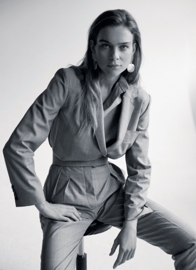 Kim Noorda for English Marie Claire, Photographer David Roemer, Stylist Jayne Pickering, Make-up Thomas Lorenz, Hair Craig Taylor, Nails Chisato Yamamoto 