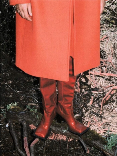 Sophie Vlaming in a creative story for Le Mille, Photographer Walter Pierre, Art Direkction and Colage Marije Seijn, Stylist Maaike Staal, Make-up Suzanne Verberk, Hair Daan Kneppers 