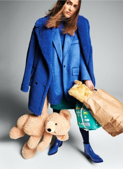 Sophie Vlaming in an elegant working mum story for Instyle, Photographer Jouke Bos, Stylist Julia Zirpil, Make-up Elise Hamann, Hair Siko van Berkel 