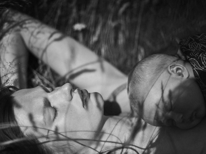 Artipoppe campaign starring Bette Franke with her little baby boy Foss, beautiful captured by Annemarieke van Drimmelen 