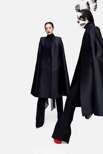 Dantè Kedde for the  Behind Closed Doors Couture collection Ronald van der Kemp SS 2021, Photographer Marijke Aerden, Hair La Toya Velberg, Make-up Bastien Zorzetto 