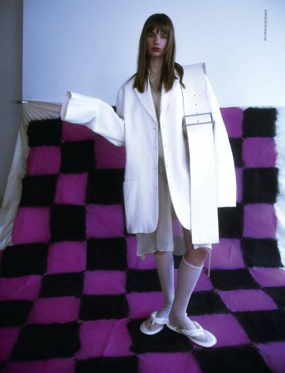 Estella Boersma for Glamcult, Photographer Debora Brune, Stylist Max Katt, Hair Dennis Brandt, Make-up Philipp Verheyen 