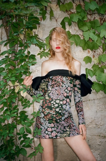 La bella Levi Achthoven for Giambasttista  Valli Winter 2021/2022 by Pierre-Ange Carlotti 