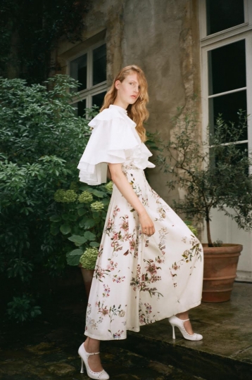 La bella Levi Achthoven for Giambasttista  Valli Winter 2021/2022 by Pierre-Ange Carlotti 