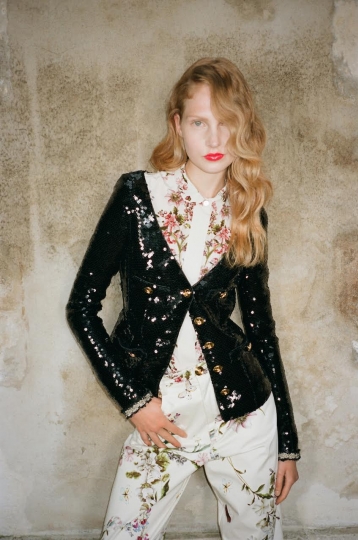 La bella Levi Achthoven for Giambasttista  Valli Winter 2021/2022 by Pierre-Ange Carlotti 