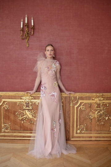 La bella Demy for Monique Lhuillier Fall 2022 Ready-to Wear 