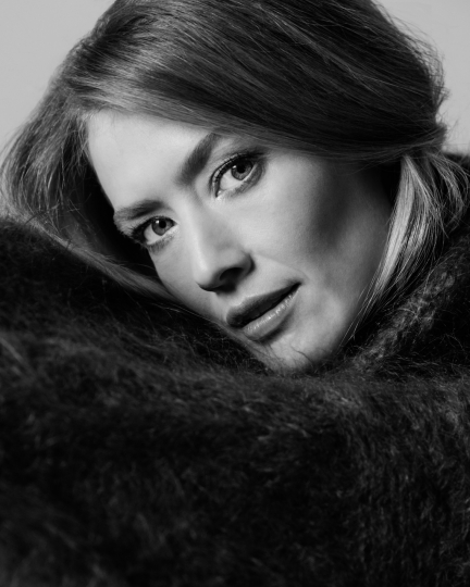 Rosanne Swart captured by Monique Koelman, Styling Atelierruben and Hair and make-up Bart Brom 