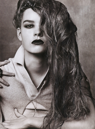 Gwen Loos   Vogue Italy April 2010 photographer Steven Meisel 