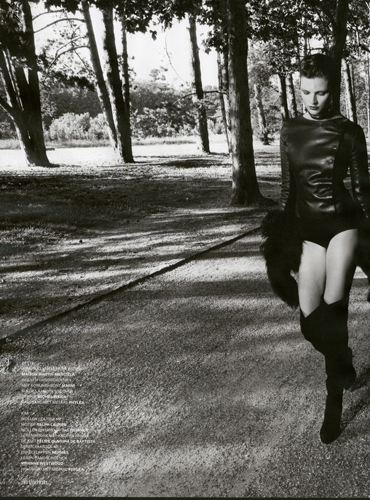 Kim Noorda  L’Officiel Dutch September 2010 photographer Giulia Noni 